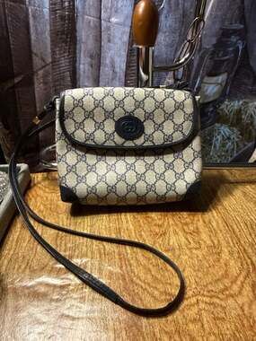 Vintage Gucci GG Supreme Monogram Canvas Messenger Crossbody Bag